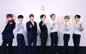 BTS 再生1億回突破のMVが28作に