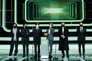 BTS、3年連続「今年のアルバム賞」受賞=2020 MAMA