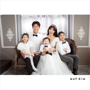 「子だくさんの象徴」キム・ソンウン、夫&3人の子どもと家族写真
