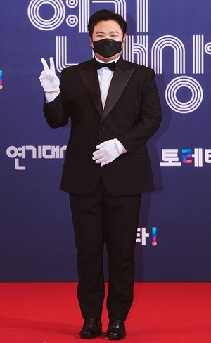 【フォト】パク・ヘジン＆ナム・ギュリ出席「2020 MBC演技大賞」レッドカーペット