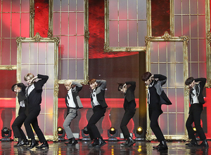 【フォト】BTSらBigHitのアーティストたちが「2021 NEW YEAR’S EVE LIVE」開催