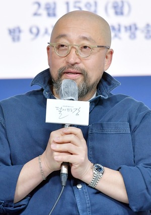 【フォト】キム・ソヒョン＆ジス主演『月が浮かぶ川』制作発表会