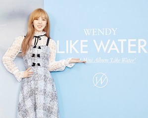【フォト】ウェンディ、ソロアルバム『Like Water』発表