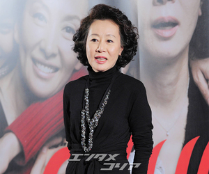 韓国初のオスカー女優ユン・ヨジョン、2億ウォン相当の「スワッグ・バッグ」贈られる