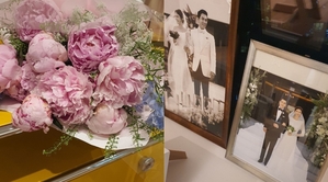チャ・イェリョン、夫チュ・サンウクからの花束に感動「結婚記念日、声のない、いとしい人」
