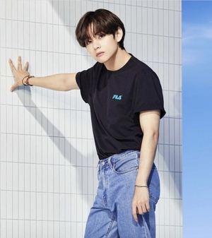 「ファッションの完成はV」…さすが広告界の優良株