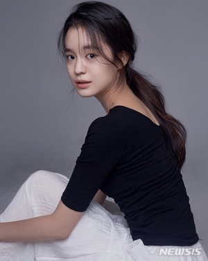 女優パク・ヘウン、tvN『還魂』降板…「新人で主役を演じることに負担感」