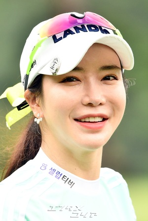【フォト】「美女ゴルファー」アン・シネ、視線を強奪する美しいほほ笑み