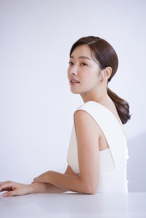 【フォト】ソ・イヒョン「欠点1つない肌」化粧品ブランドのミューズに起用