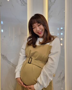 チョン・ジュリが妊娠4カ月 「4人目の赤ちゃん、こんにちは」