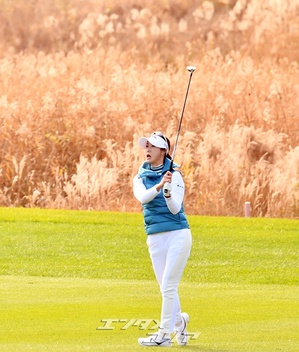 【フォト】韓国女子プロゴルフ「引退」キム・ハヌル「最後の試合もスマイル～」