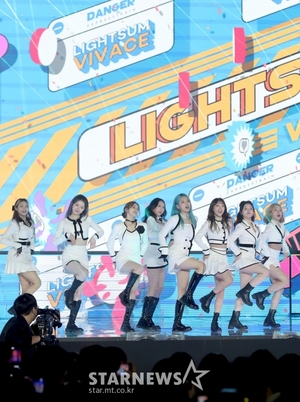 【フォト】「2021 World K-POP Concert」で魅力あふれるステージ披露したアイドルたち