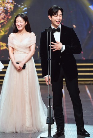 【フォト】ナムグン・ミン＆イ・ジュノら、MBC演技大賞レッドカーペット・イベントに出席