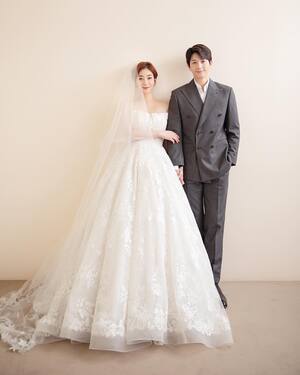 「きっかけはキム・ジュウォン」…ワン・ジウォン&パク・ジョンソク、2年の交際を経て結婚