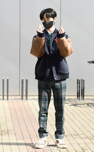 【フォト】『今、私たちの学校は…』主演陣、バラエティー収録のため出勤