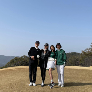 ソン・ダムビ&イ・ギュヒョク、ソ・イヒョン&イン・ギョジン夫妻と共にゴルフデート…シミラールックで仲良く