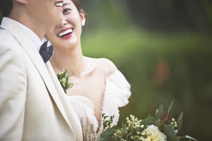 【フォト】チョン・ヘビン「幸せ笑顔」バリでのウエディング写真公開