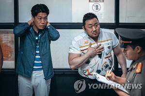 マ・ドンソク主演映画「犯罪都市2」 観客451万人突破