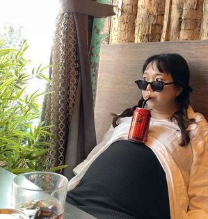 ホン・ヒョニ、妊娠して習得した個人技を披露…手を触れずにコーラ飲み