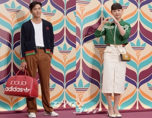 チ・チャンウク&キム・ジウォン、際立つカラフルなファッション