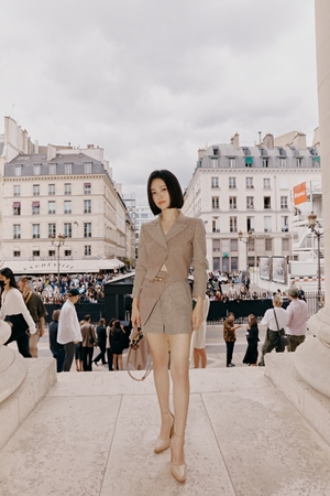 【フォト】ソン・ヘギョ、パリを魅了する美のアイコン