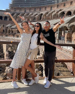 「引退17年」キム・ミン うり二つの娘と家族旅行中…「私たちだけのローマの休日」