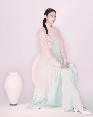 【フォト】結婚控えたキム・ヨナ、美しい韓服グラビア公開