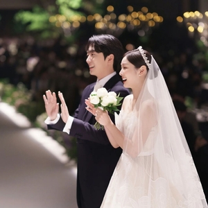 【フォト】「フィギュアの女王」キム・ヨナ＆コ・ウリム　絵のように美しい結婚式写真公開