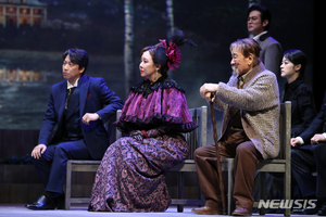 【フォト】「ベテラン俳優」イ・スンジェ演出『かもめ』公開舞台稽古
