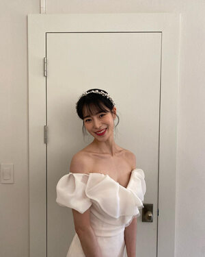 【フォト】イム・ジヨン、『ザ・グローリー』での清純美あふれる純白ドレス姿