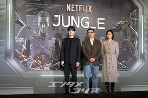 【フォト】リュ・ギョンス＆キム・ヒョンジュ「SF映画『JUNG_E／ジョンイ』期待してください！」