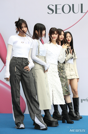 【フォト】NewJeans、ドキドキの初ソウル・ファッションウィーク出席