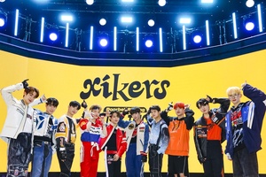 【フォト】10人組新人ボーイズグループxikersのデビュー先行公演