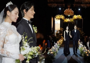 『ザ・グローリー』ホ・ドンウォン、ウエディング写真公開…美しい花嫁が話題
