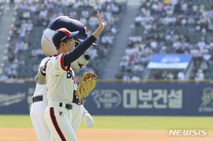 【フォト】SEVENTEENドギョム、見事な始球式