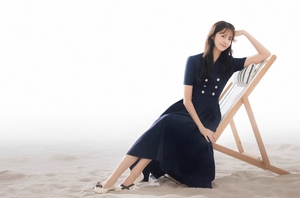 【フォト】イム・ユナ、JIGOTTと共に夏のコレクション披露　「さわやかな姿」