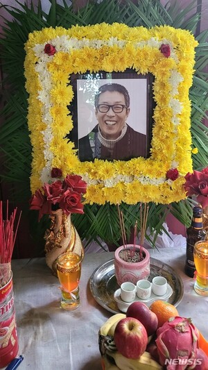 ソ・セウォンさん、死後8日でカンボジアで火葬…娘ソ・ドンジュが出席