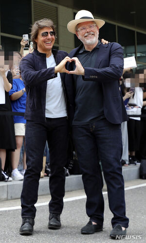 【フォト】韓国を訪れた俳優トム・クルーズとクリストファー・マッカリー監督
