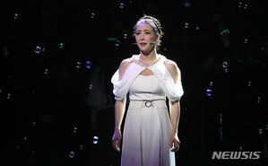 【フォト】フリーダ役を演じるキム・ヒアラ、2年ぶりの舞台