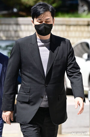 【フォト】ヤン・ヒョンソク元YG代表、控訴審の公判に出廷