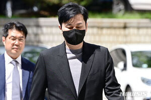 【フォト】ヤン・ヒョンソク元YG代表、控訴審の公判に出廷