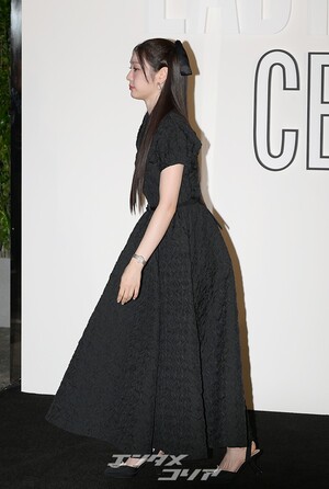 【フォト】キム・ヨナ、「フィギュアの女王」のクラシカルな黒ワンピ姿＝「Lady Dior Celebration」展示会
