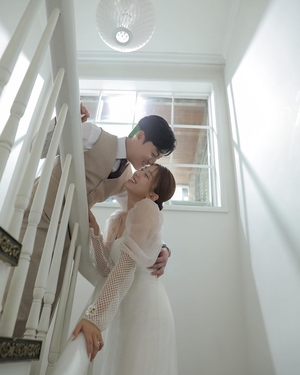 【フォト】コ・ヒョンウ＆イ・スジ、ウエディング写真公開「まぶしい2人」