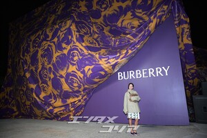 【フォト】チョン・ジヒョン＆イ・ジョンソク＆イ・ドンウクら、「BURBERRY」のイベントに出席したスターたち