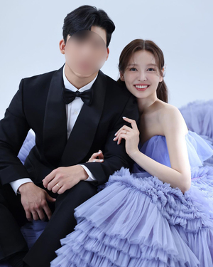 キム・ユジョンの実姉キム・ヨンジョン、11月11日結婚…妹そっくりの顔立ち＆美しさに視線集中