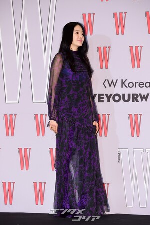 【フォト】コ・ヒョンジョン、上品さあふれる紫ドレス
