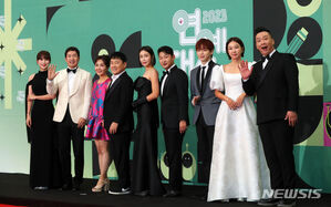 【フォト】MCシン・ドンヨプ＆チョ・イヒョン＆チュ・ウジェなど、『KBS芸能大賞』に出席したスターたち