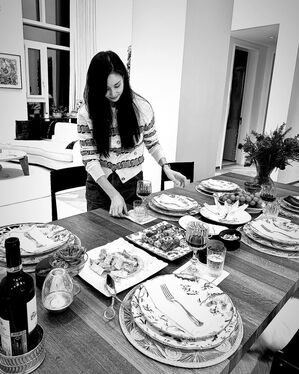 コ・ソヨン、豪華ホームパーティー…見事な料理の腕前