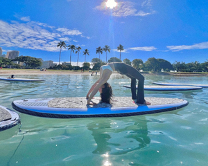 コ・ミンシ、サーフィンヨガで驚くべき体幹の力アピール…ハワイで休暇満喫