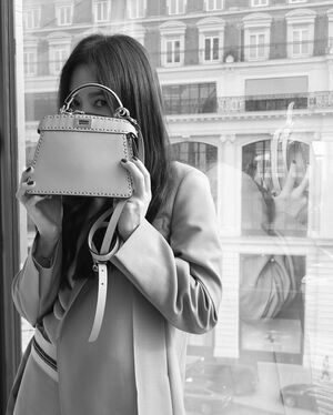 42歳ソン・ヘギョ　白黒写真でも際立つ美しさ…「fendi day」